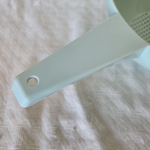 Tupperware Large Strainer - Picture 2 of 13